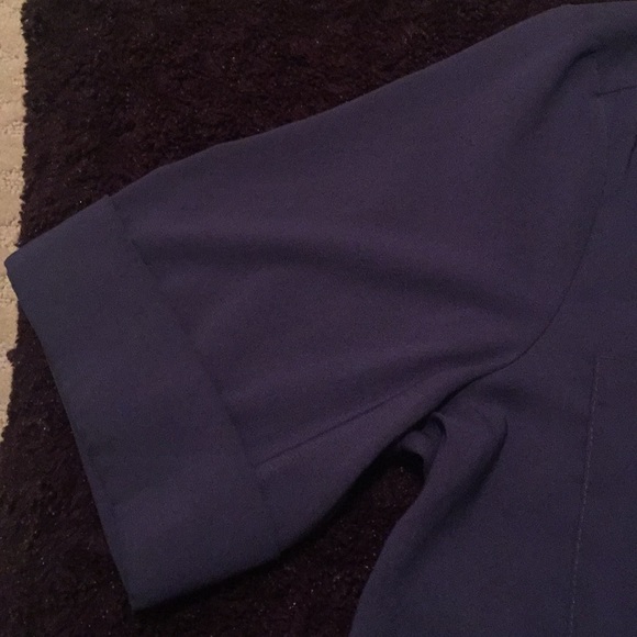 🎉Sale 🎉 Express  Size Large Short Sleeve Shirt - Picture 3 of 8